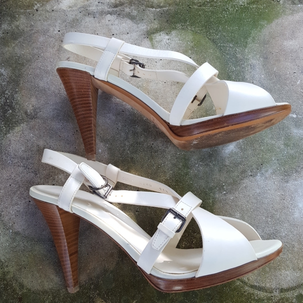 41.5/11 (10.5-11 per actual fit) Heeled Leather Sandals by Bally! - Picture 6 of 8